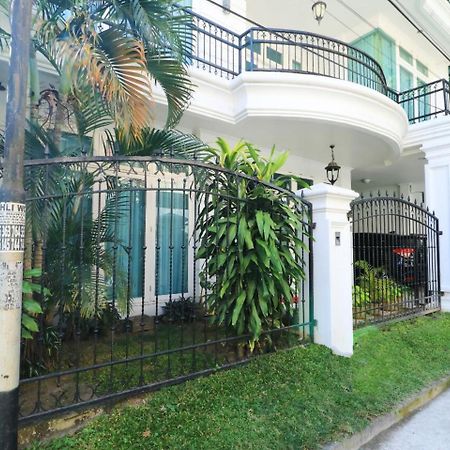 Ge JacMart Homestay Makassar Exteriör bild
