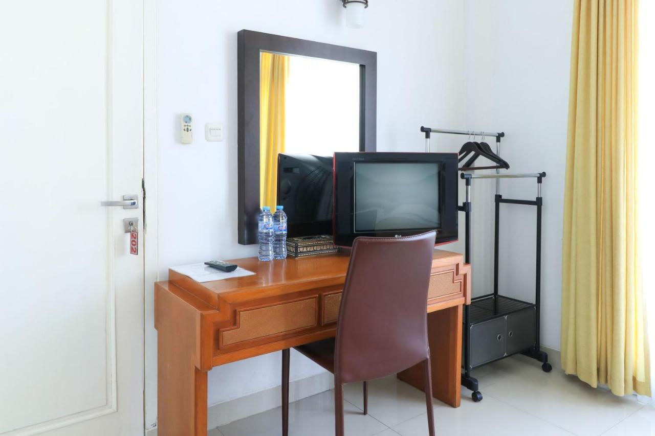Ge JacMart Homestay Makassar Exteriör bild
