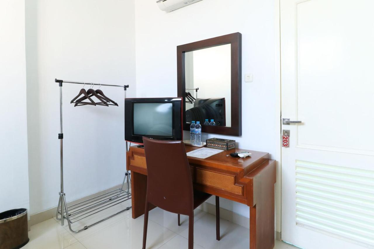 Ge JacMart Homestay Makassar Exteriör bild