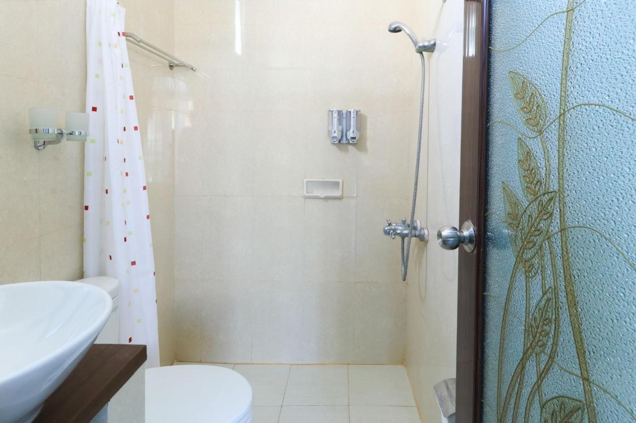 Ge JacMart Homestay Makassar Exteriör bild