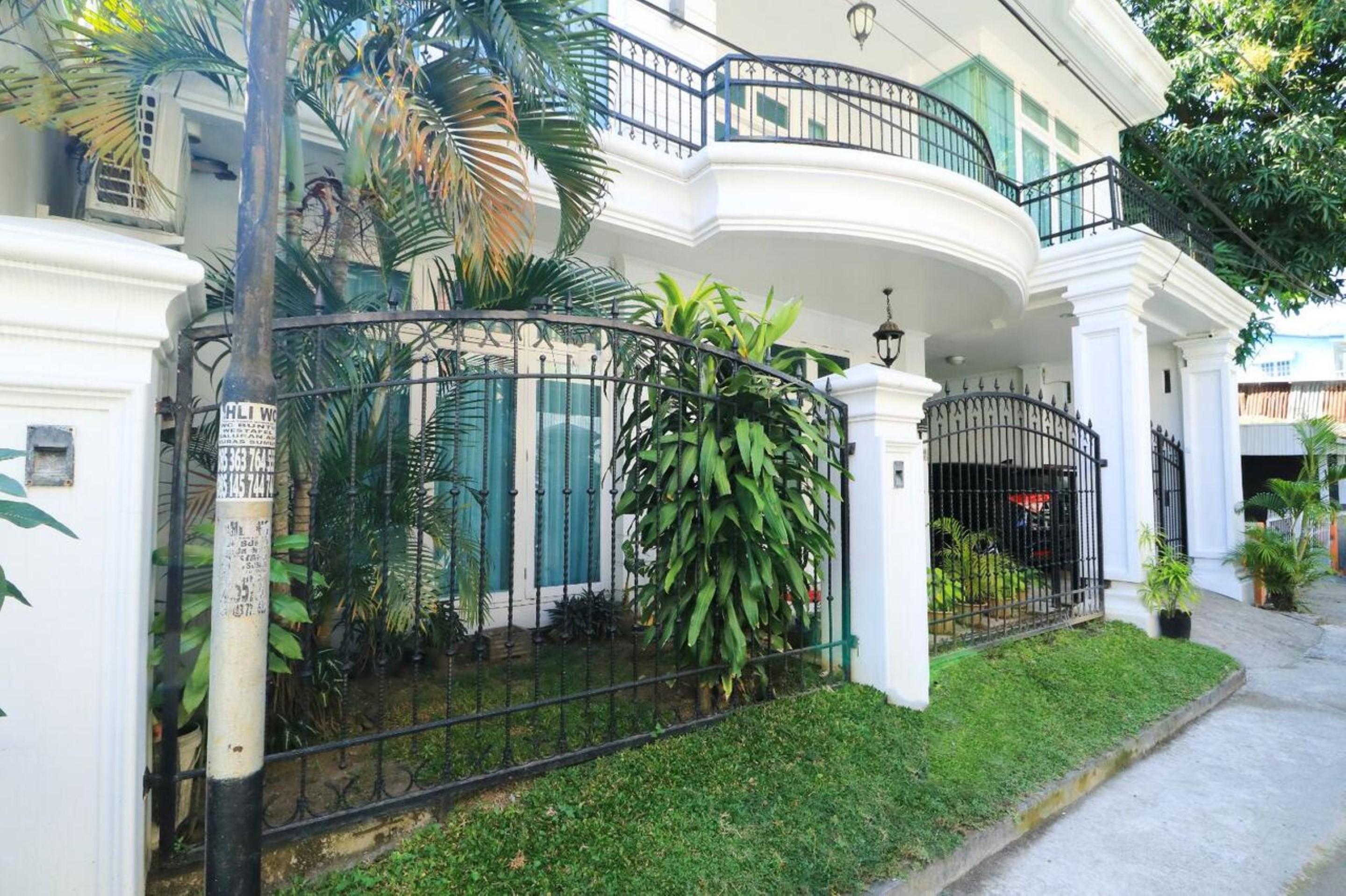 Ge JacMart Homestay Makassar Exteriör bild